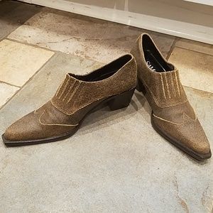 Brown distressed leather shoes